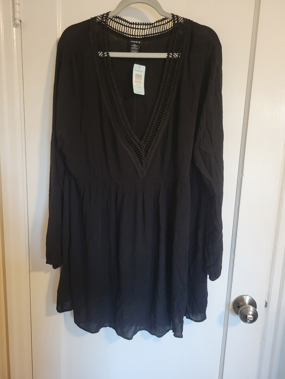 Torrid Black Crochet Tassels 3/4 Sleeve V-Neck Tunic Top Size 2